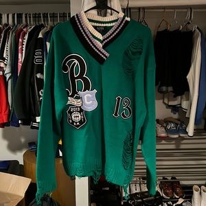 Good quality size small oversized so fits like a medium